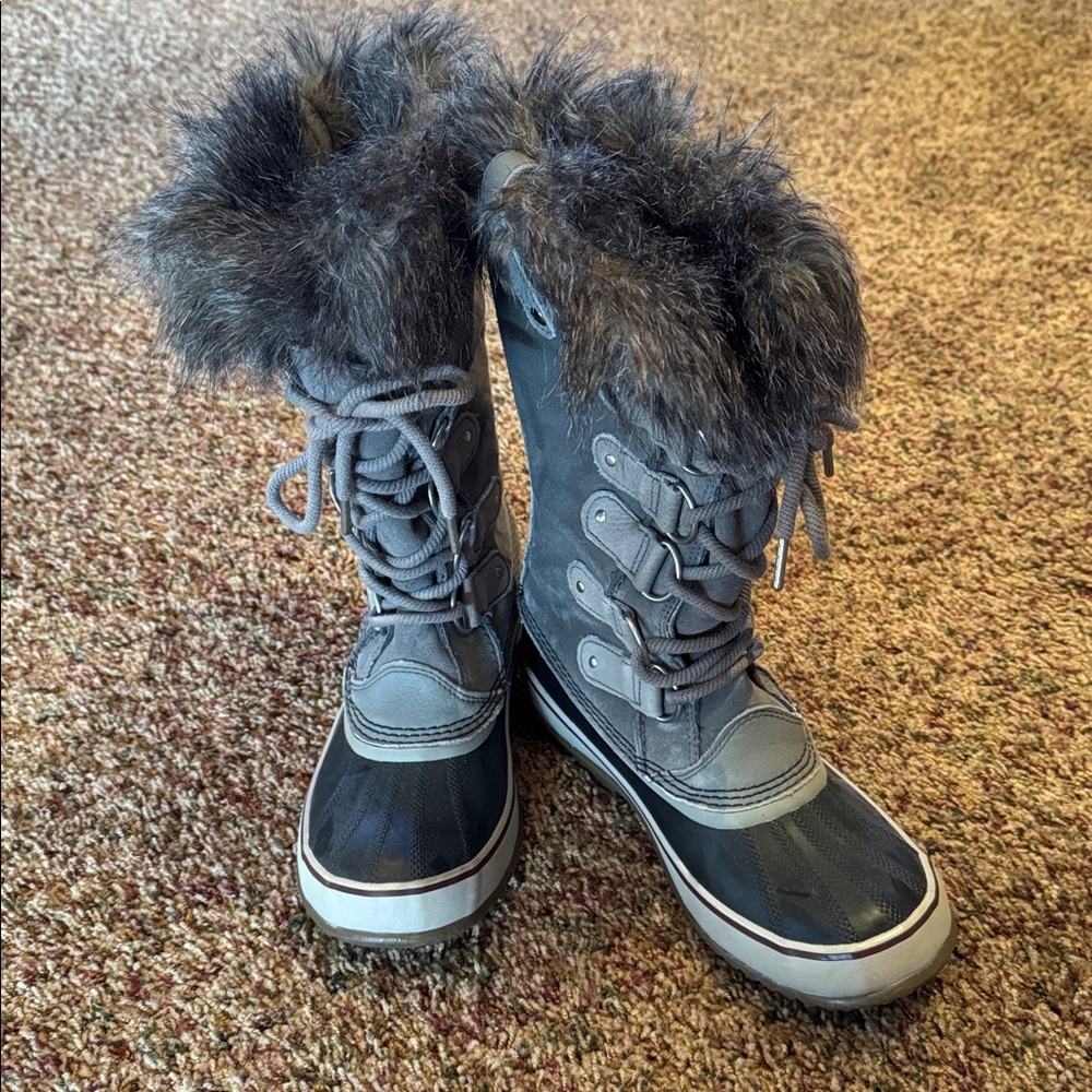 Sorel Joan of Arctic Waterproof Faux Fur Snow Boot Gray Black  Women's Size 9